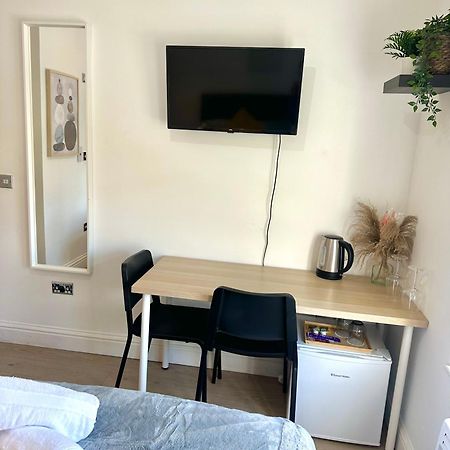 Cosy En-Suite Room In Stratford London Eksteriør billede