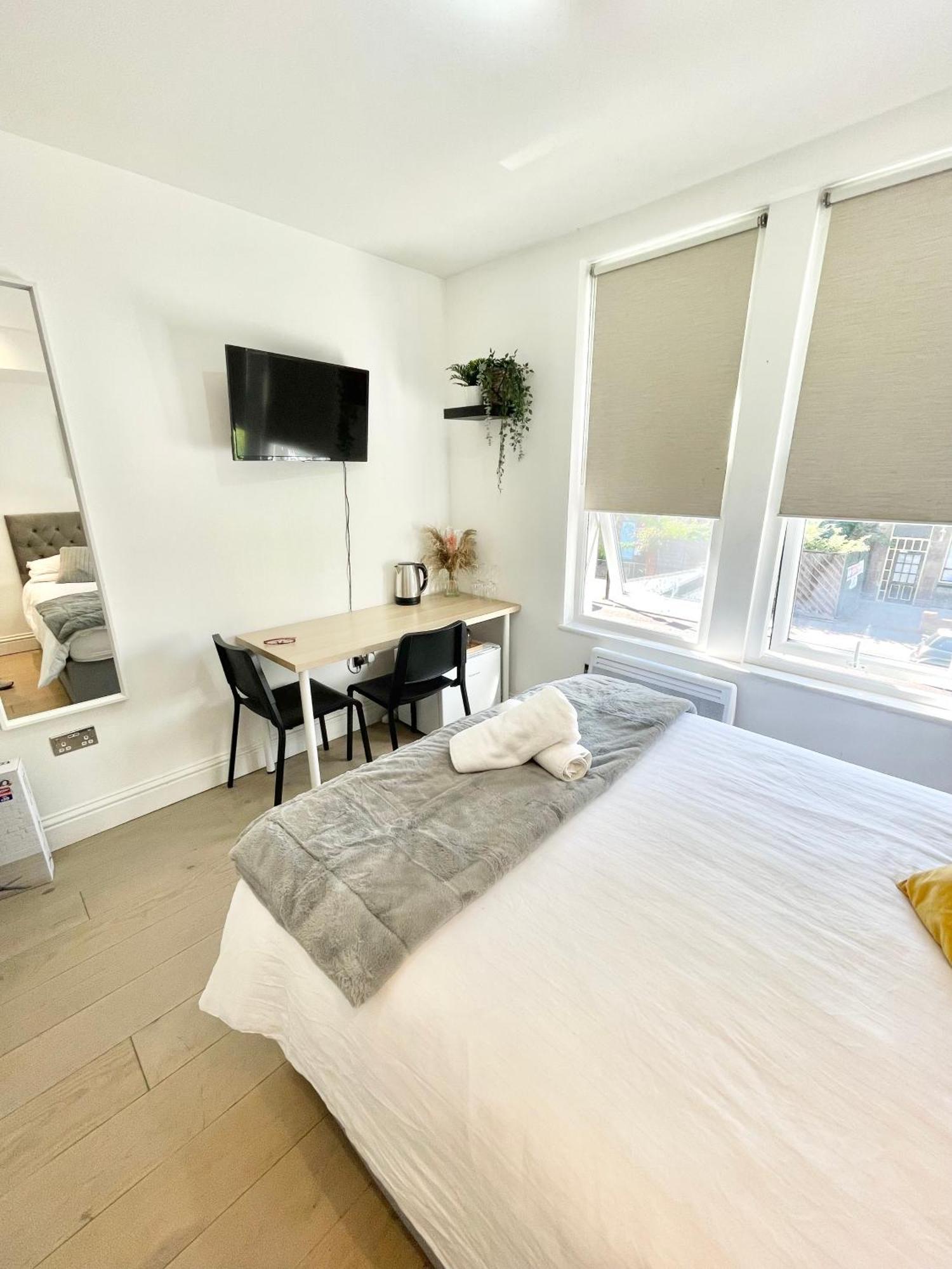 Cosy En-Suite Room In Stratford London Eksteriør billede