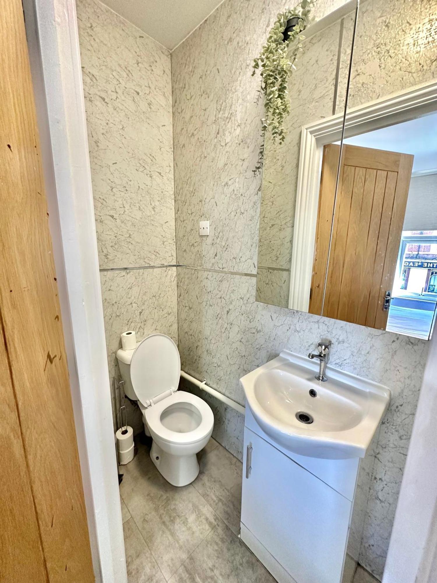 Cosy En-Suite Room In Stratford London Eksteriør billede