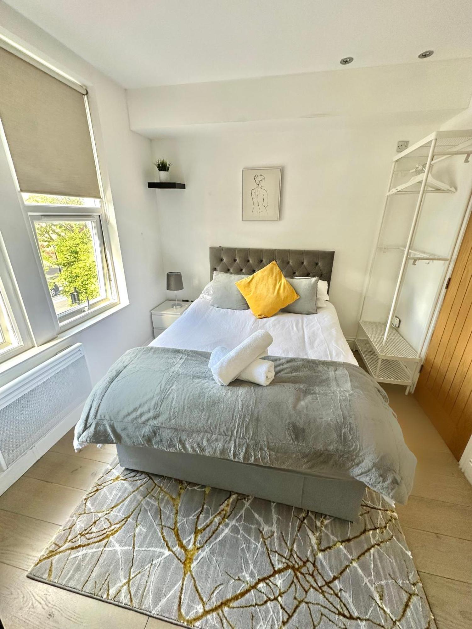 Cosy En-Suite Room In Stratford London Eksteriør billede