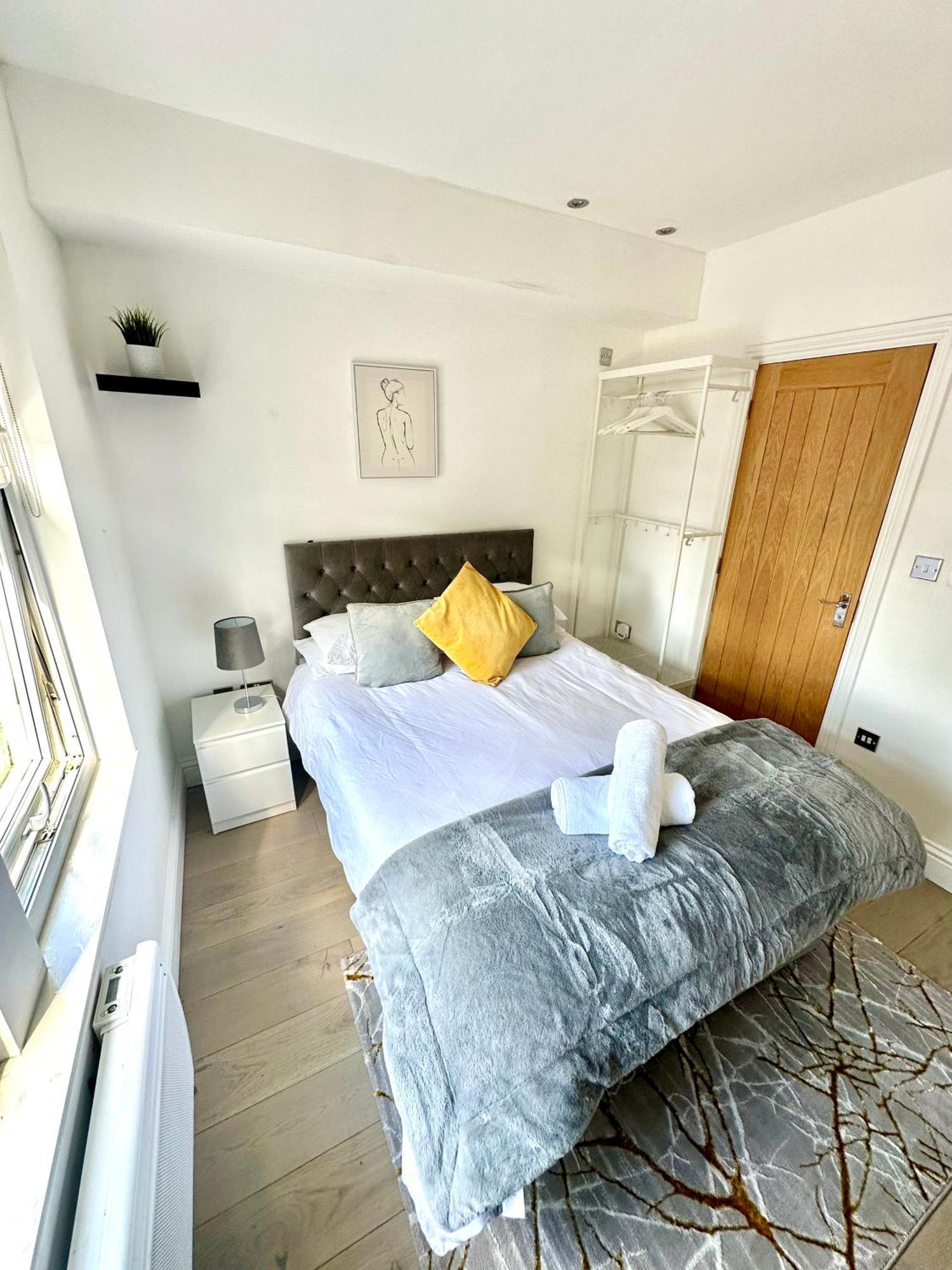 Cosy En-Suite Room In Stratford London Eksteriør billede